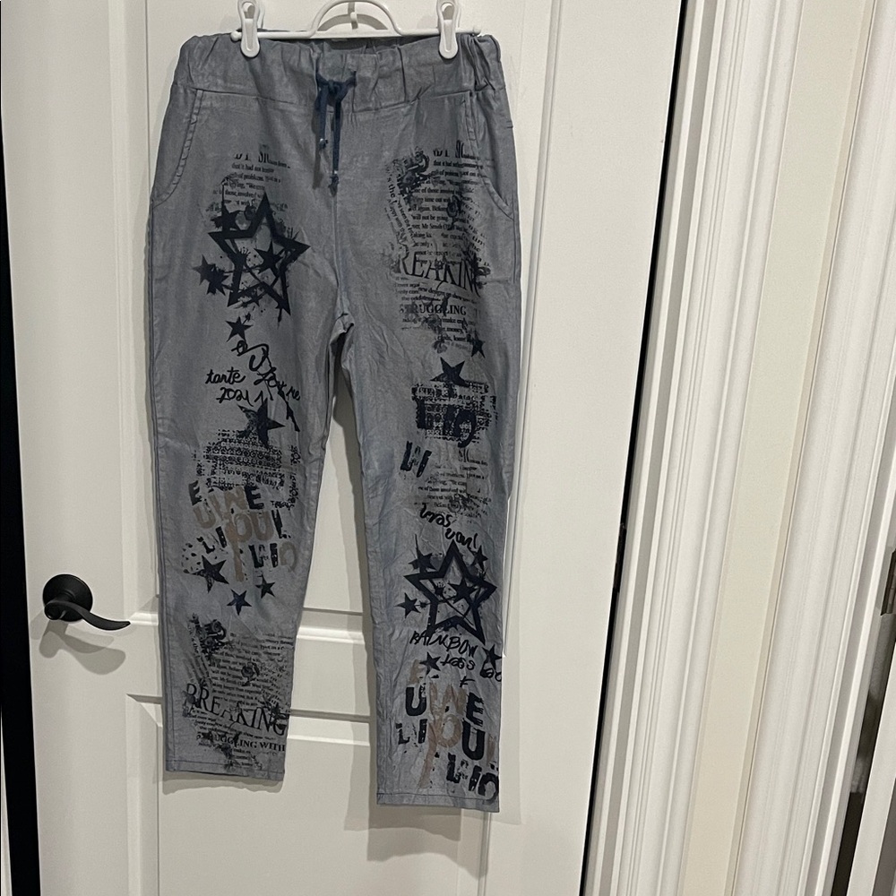 Stylish Gray Printed Capris